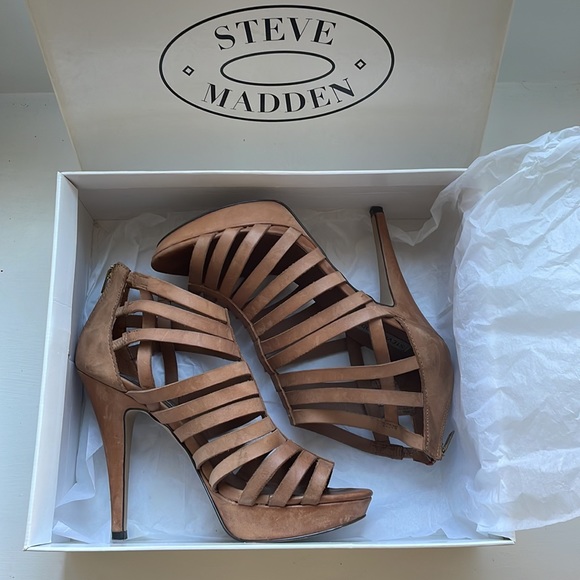 Steve Madden tan strappy leather 5 inch heel. - Picture 5 of 5